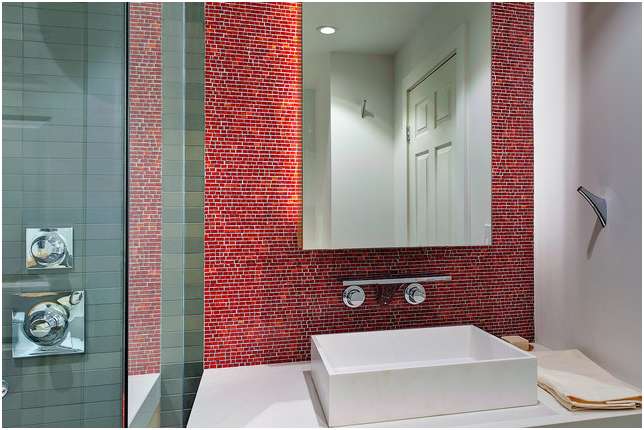 Các mấu thiết kế phòng tắm đẹp cho nhà phố với gam màu đỏ